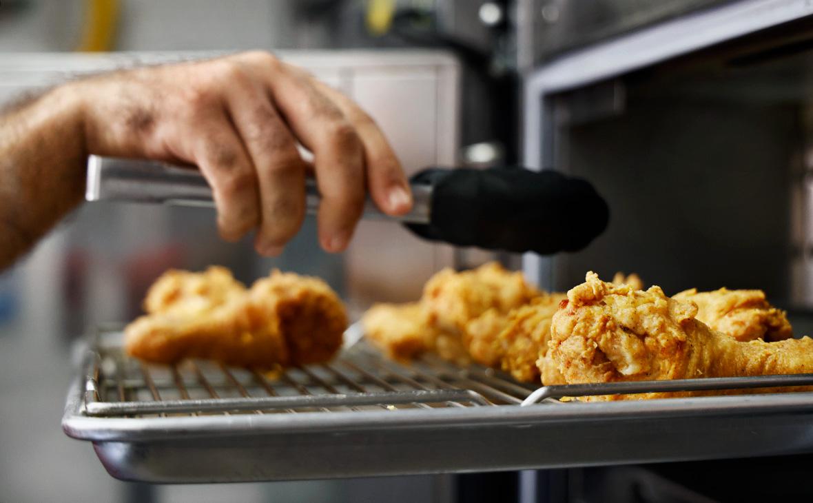 Рестораторы сообщили о дефиците куриного мяса в России